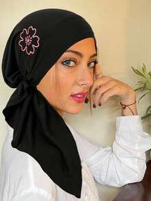 1 件女士时尚弧形无檐便帽，弹性头巾帽，侧面有花卉刺绣，化疗帽 - 彩色 - 查看 4