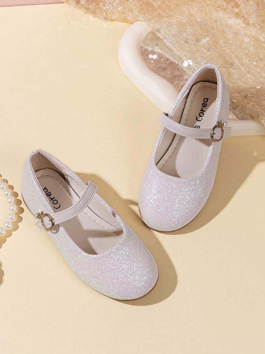 أحذية مسطحة للأطفال، مصنوعة من جلد لامع مزينة بأزرار اللؤلؤ، مناسبة للمدرسة والمنزل والحفلات والأداء