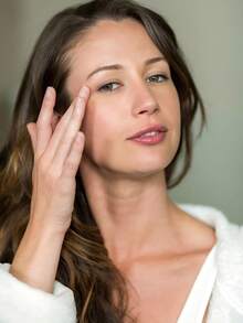 Plant - Based Hydration & Firmness: This Facial Essence Delivers