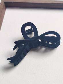 1pc Women's Solid Color Autumn/Winter Flocked Bow Tie Ribbon Flocked Hollow Big Hair Clip, Elegant Sweet Fashion Campus Matching, Suitable For Party, Ball, Daily Matching Fall Fashion Claw Clips Winter Hair Accessories Hair Claw Hair Clutch Clips For Hair For Vacation Outfits Woman