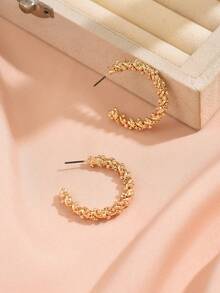 1 Pair European And American Vintage Style Minimalist Asymmetrical Twist C-Shaped Copper Hoop Earrings, Suitable For Party And Daily Wear - Yellow Gold - View 3