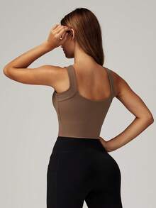 MASKERT Women's Seamless Sports Camisole, High Elasticity, Suitable For Workout And Everyday Wear, Slim Fit Fit, Skin-Friendly Comfort, Easy To Match - Mocha Brown - View 2