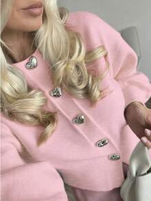 Nuevo cárdigan de unicolor para mujer de otoño e invierno, de estilo simple y casual, con cuello redondo, manga larga, pespunte de punto y botón con forma de corazón de durazno, estilo universitario, nueva prenda de punto para Año Nuevo