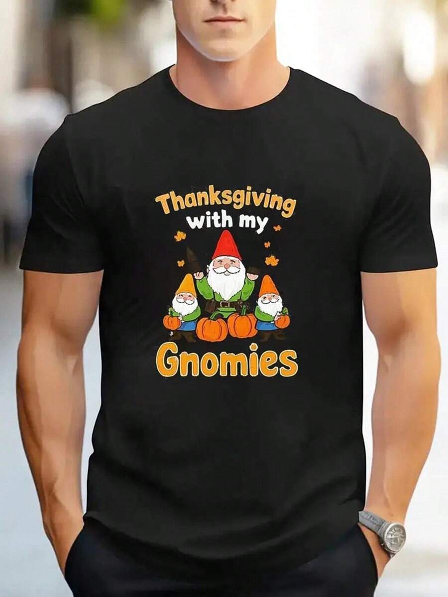 Men's Thanksgiving Graphic T-Shirt - "Thanksgiving With My Gnomies" Design With Festive Gnomes & Pumpkins, Soft Stretch Casual Short Sleeve Tee, Machine Washable Black Shirt For Holiday Gatherings & Casual Attire, Everyday Casual Shirt | Casual Round Neck | Comfortable Fit Shirt, Thanksgiving T Shirts,Nightmare Before Christmas,Christmas,Halloween Costumes,Funny T Shirts,Summer Outfits,Thanksgiving Day,Men Graphic Tees,Streetwear Men - 黑色 - 查看 1