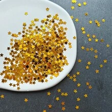 22 g cekinów w kształcie płatków śniegu, serduszek i gwiazdek – niebieskie, różowe, przezroczyste AB, złote, do ok. 10 600 szt., odpowiednie na urodziny, wesela i walentynki – idealne na romantyczne uroczystości i wieczory panieńskie – dekoracje na Halloween, dekoracje świąteczne