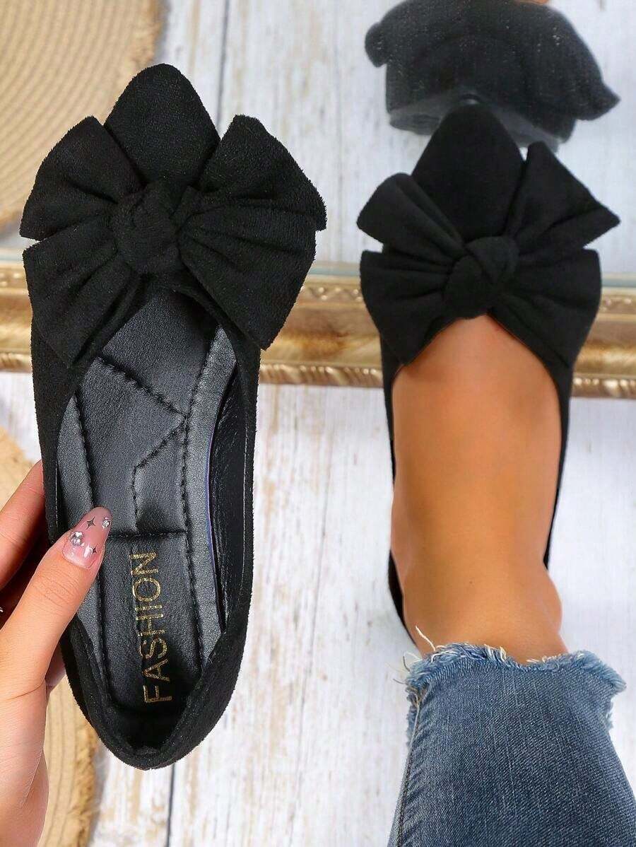 Zapatos planos y cómodos para mujer 2025 Nuevos mocasines versátiles para el trabajo con punta puntiaguda, suela de goma y moño, color negro - Negro sencillo y elegante. - Ver 1