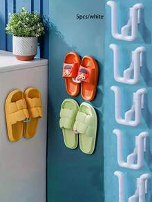 1 pezzo/2 pezzi/3 pezzi/4 pezzi Ganci autoadesivi in plastica per ciabatte, rastrelliera per ciabatte da bagno, montaggio a parete senza foratura per bagno, porta, parete del bagno, per riporre le scarpe, adatto per bagno, cucina, camera da letto, superfici lisce come piastrelle, metallo, vetro, legno liscio, facile installazione, stile alla moda, non adatto per pareti in intonaco, cemento, carta da parati, pareti imbiancate o altre superfici irregolari