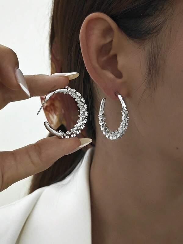 The Simple And Stylish Hoop Earrings Are Suitable For Women's Daily And Party Wear, Shining And Elegant.