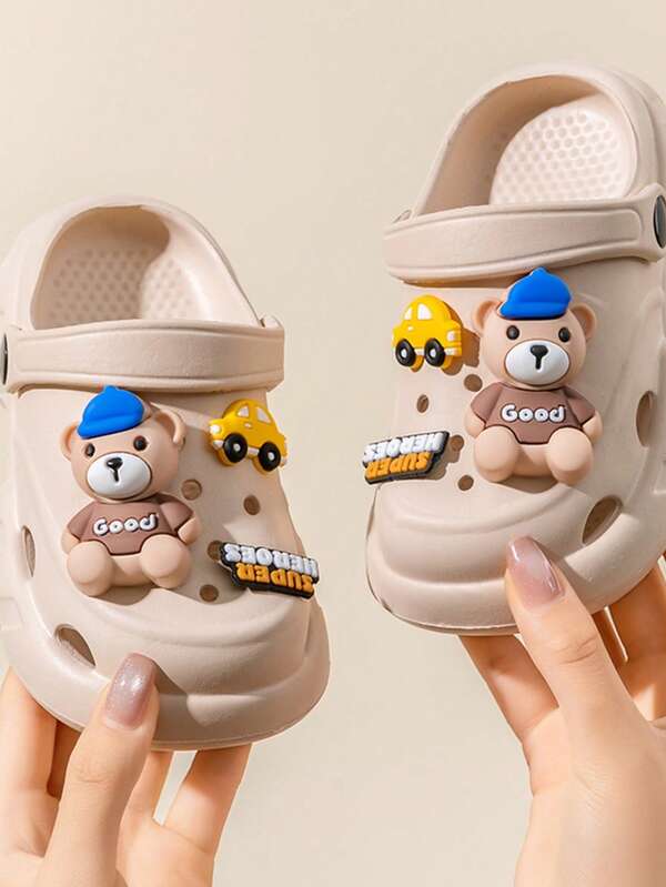 A Pair Of Comfortable Soft-Soled EVA Children's Hole Shoes With Thick Soles, Children's Outdoor Casual Slippers, Girls' Sandals, Detachable Small Bear Decoration Wooden Clogs, Girls' Wooden Clogs, Boys' Wooden Clogs, Suitable For Beach Outdoor Sports In Multiple Scenes