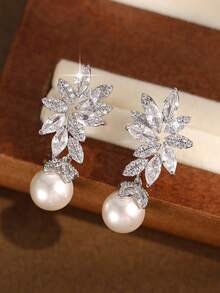 一对镶嵌立方氧化锆和仿珍珠的女士水滴耳环，优雅别致，适合派对、宴会、婚礼等场合。情人节配饰。 - 銀色 - 查看 10