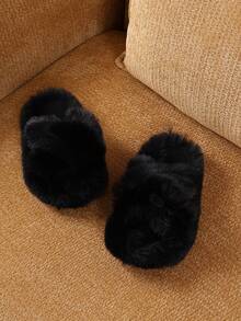 1 Pair Kids' Plush Lined Anti-Slip Warm Slippers, Comfortable Soft Bottom Fashionable Fuzzy Warm Flat Shoes, Suitable For Indoor Wear, Ideal For Winter, Cross-Strap Style - Black - View 6