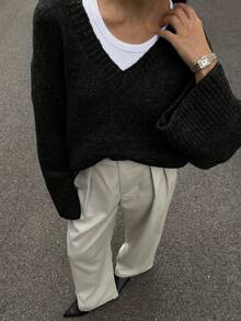 FOR BEAUTY Autumn And Winter New Women's V-Neck Black Long Sleeved Knitted Sweater Women's Top, Fashionable, Simple, Loose, Atmospheric, Street Casual And Lazy Style Suitable For Daily Commuting Sweater Pullover Women's Clothing Chic Autumn New Year