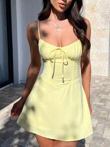 Vestido línea A con lazos sin espalda, diseño sexy slim, moda primavera/verano. Vestido línea A sexy sin mangas con cordones. Nuevo diseño de ropa de mujer para el verano