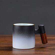 كوب قهوة لاتيه سيراميك ذو مقبض خشبي بتدرج اللون، كوب شاي ياباني ريفي بتباين في الحرق، كوب شاي للمكتب، كوب مشروبات للمنزل وتجمعات الأصدقاء، كوب ماء صغير للمطاعم والفنادق، هدية