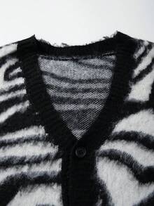 Ropa de invierno para hombres Cárdigan de cuello en V, jersey de punto de corte holgado con estampado de rayas de cebra, estilo de calle alta - Negro - Ver 5