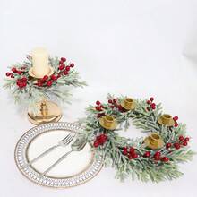 1 pièce Couronne de décoration de fleurs de simulation de neige, de fruits rouges, de pin et de cyprès pour Noël. Couronne de simulation d'aiguilles de pin blanc givré, petites fleurs, décoration de scène de fête