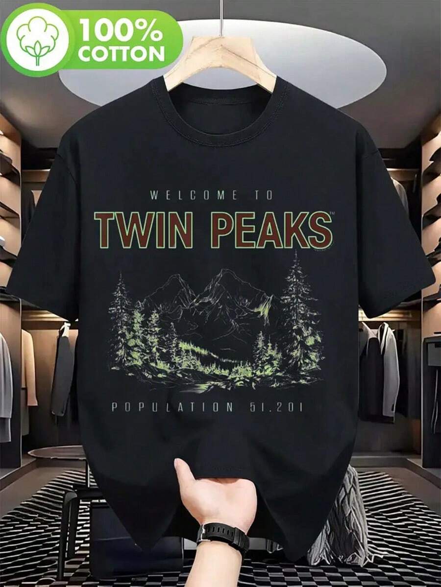 Twin Peaks TV Show Official Logo & Welcome To Twin Peaks Graphic T-Shirt - 180g Heavyweight 100% Cotton Crew Neck, Soft All-Season Comfort, Machine Washable, Sizes S-XXL - Nostalgic TV Series Merchandise Gift For Fans, Casual & Outdoor Wear With Iconic Show Design, Perfect For Hiking & Everyday Use, Twin Peaks Souvenir Apparel - 黑色 - 查看 1