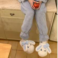 XIXITIAO 1 para całkowicie zakrytych płaskich kapci z muszką i królikiem, ciepłe buty ciążowe, grube, miękkie, płaskie kapcie z głową królika na zimę, buty ciążowe do domu, puszyste, płaskie kapcie z uszami królika dla kobiet na zimę - Biały - Zobacz 5