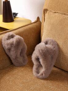 1 Pair Kids' Plush Lined Anti-Slip Warm Slippers, Comfortable Soft Bottom Minimalist Fluffy Warm Flat Shoes, Suitable For Indoor Wear, Cross-Type House Slippers For Winter - Khaki - View 5