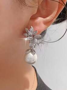 一对镶嵌立方氧化锆和仿珍珠的女士水滴耳环，优雅别致，适合派对、宴会、婚礼等场合。情人节配饰。 - 銀色 - 查看 8