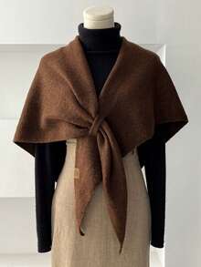 1件纯色休闲百搭女士保暖三角针织围巾披肩，可搭配连衣裙