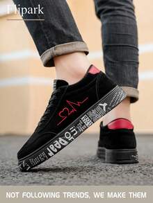 Flipark 1 双街头时尚透气男士滑板鞋，系带心电图和心形印花绒面革休闲低帮运动鞋 - 黑紅 - 查看 2