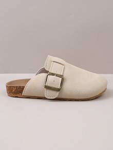 1 Pair Fashion Versatile Children's Mule Slippers, Metal Buckle Decor, Suede Material, Comfortable Non-Slip, Closed Toe Strap, Beige Flat Heel, Retro Casual, Suitable For Daily Wear