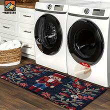 1 pièce/2 pièces Tapis de bain antidérapant à motif de casse-noisette de Noël, en matériau de fausse cachemire, avec décoration en peluche, convient pour les salles de bain, les entrées, les cuisines et autres occasions, lavable en machine, décoration festive, peut être offert en cadeau