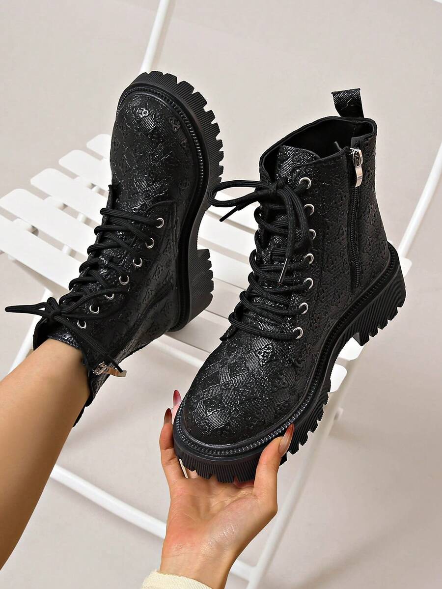 Nuevas botas de motociclista de suela gruesa para mujer, botas de tobillo planas con cordones de puntera redonda en negro y blanco, botas de cuero con diseño de puntera redonda para exteriores, elegantes para otoño/invierno