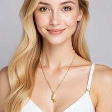 dollrinboy 1Pc Egyptian Queen Nefertiti Pendant Necklace For Women 18K Gold Silver Tone Stainless Steel Pendant Necklace 3mm Figaro Chain Necklace