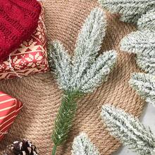 12/24 piezas de ramas artificiales de cedro, recortes de agujas de pino navideñas, adecuadas para rellenar árboles de Navidad, plantas de Navidad de plástico, árboles de Navidad DIY, manualidades de invierno, guirnaldas florales, arreglos florales, adecuadas para decoración de múltiples ocasiones, naturales y realistas, hermosas y versátiles, textura clara, fijación de color estable, alta simulación, decoración de bodas, decoración del hogar, escenario de hotel, accesorios de fotografía