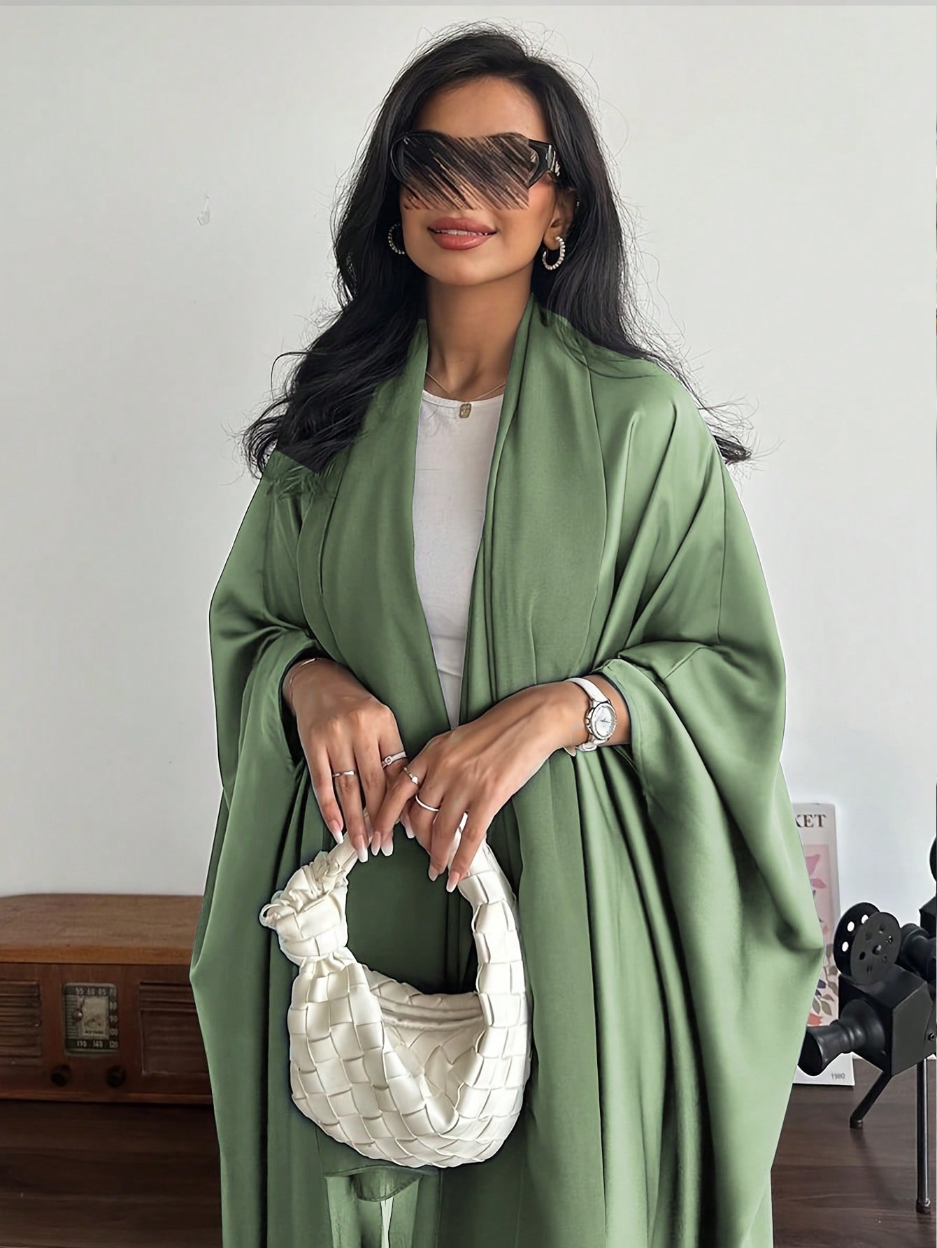 عباءة فضفاضة بلون أحادي على الطراز الشرق أوسطي مع...