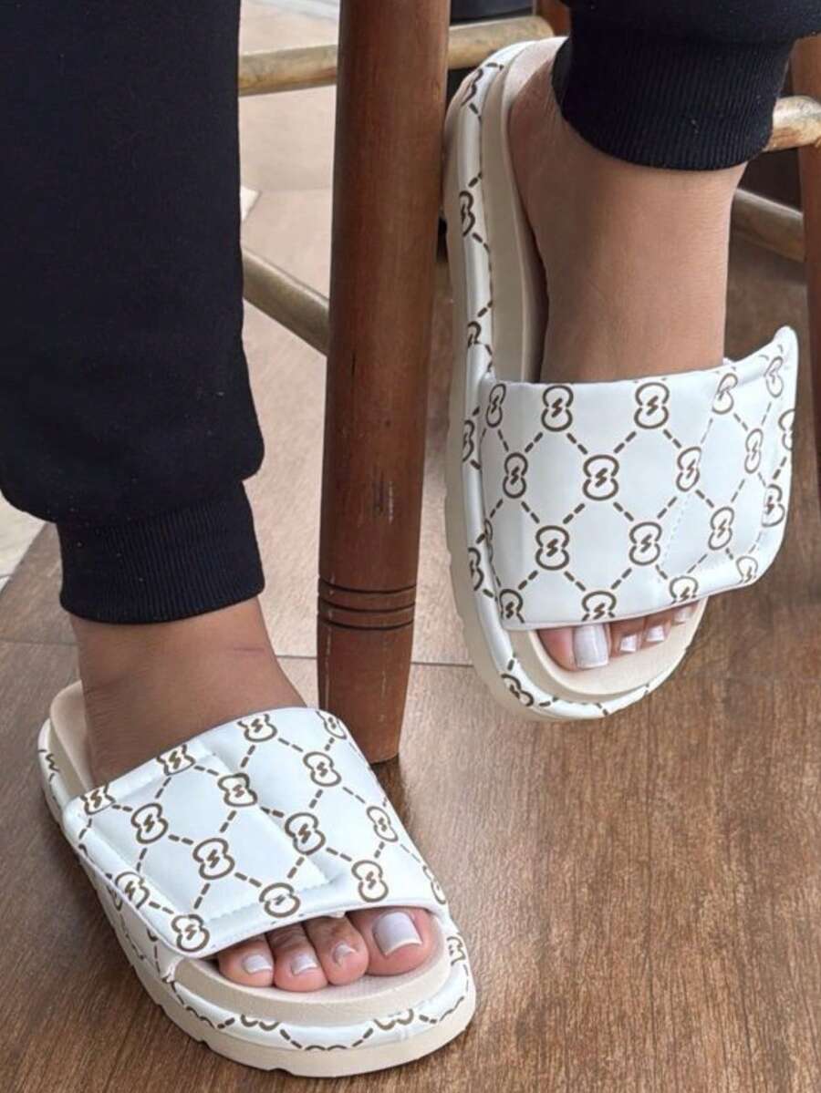 Women's Sandal With Adjustable Clasp - White - View 1