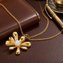 1/5-Piece 304 Stainless Steel Fashion Minimalist Cherry Blossom Inlaid With Synthetic Crystal Pearl Pendant, Featuring 18K Gold-Plated Finish. Lightweight And Elegant Floral Design, Suitable For Car Key Charms, Birthday Or Festive Gifts, Valentine's Day Gift Bags For Couples, Ladies' Stainless Steel Jewellery Pendant DIY Accessories, Or Pendant Necklaces.