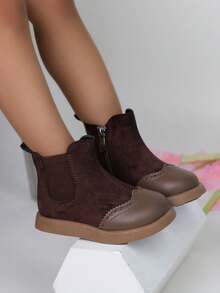 1 par de botas premium para bebé, hechas de cuero y gamuza de alta calidad, suaves, encaje delicado y combinación de colores retro, estilo único y versátil, diseño con cremallera lateral para facilitar el calzado y descalzado, suela suave y elástica que proporciona un apoyo cómodo para los pasos del bebé