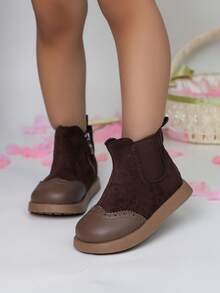 1 par de botas premium para bebé, hechas de cuero y gamuza de alta calidad, suaves, encaje delicado y combinación de colores retro, estilo único y versátil, diseño con cremallera lateral para facilitar el calzado y descalzado, suela suave y elástica que proporciona un apoyo cómodo para los pasos del bebé