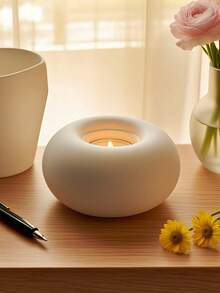 قطعة واحدة من حامل الشموع بشكل النرويجي الفريد على شكل دونات - حامل شموع شاي سيراميك أبيض بسيط، يخلق جوًا دافئًا ومريحًا، ديكور منزلي أنيق وأنيق، مناسب لغرفة النوم وغرفة المعيشة والطاولة، هدية مثالية لعيد الميلاد والعام الجديد لعشاق ديكور المنزل، تصميم بسيط، يناسب طاولة الطعام والمكتب - متعدد الألوان - مشاهدة 5