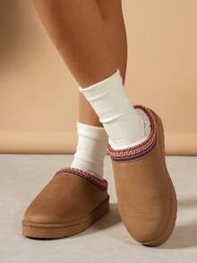 Bottes de neige pour femmes, Pantoufles mode intérieur/extérieur confortables en mousse, Marron châtaigne avec bordure, Pantoufles de maison moelleuses à enfiler