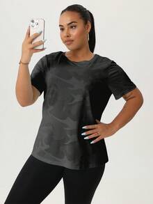 Camiseta de manga corta de verano en color negro con estampado jacquard para mujer talla grande, de estilo casual, yoga, running y deportes al aire libre - Negro - Ver 5