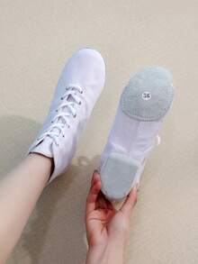 1.5cm Low Heel Soft Bottom White Ballet Flats, Lace-Up High Top Indoor Sports Shoes, Canvas Jazz Dance Shoes For Modern Dance, Salsa Dance Performance And Practice, Comfortable, Soft And Lightweight