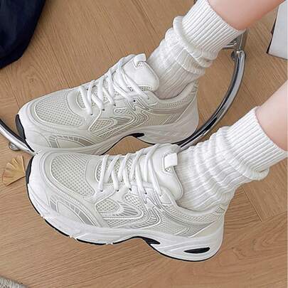 Zapatos casuales cómodos para mujer con suela gruesa y antideslizante,Zapatos Tenis Casuales De Mujer Zapatos Blancos Cómodos Dama , Nuevos Zapatos De Lona Planos de Primavera-Verano 2024 , Zapatos Comodos Para Mujer , Tenis Blancos Mujer , Fitness , Running, Elegantes Zapatillas Casuales Para Damas,adecuados para que los estudiantes los usen fuera. Zapatos deportivos de corte bajo con cordones, Zapatillas de deporte de PU, Zapatos casuales de estilo coreano de otoño Zapatos cómodos y transpirables para mujer, zapatillas deportivas de malla para uso informal, zapatillas deportivas de moda para la primavera, zapatillas de tenis para mujer, zapatillas deportivas transpirables con malla y cordones antideslizantes, zapatillas para correr informales, zapatos blancos para estudiantes. Zapatos deportivos casuales de suela gruesa para mujer que combinan con todo