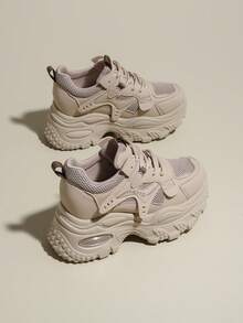 2025秋冬新款厚底内增高小个子女士鞋美亚德色卡其色复古女士运动鞋百搭显瘦增高休闲跑步鞋