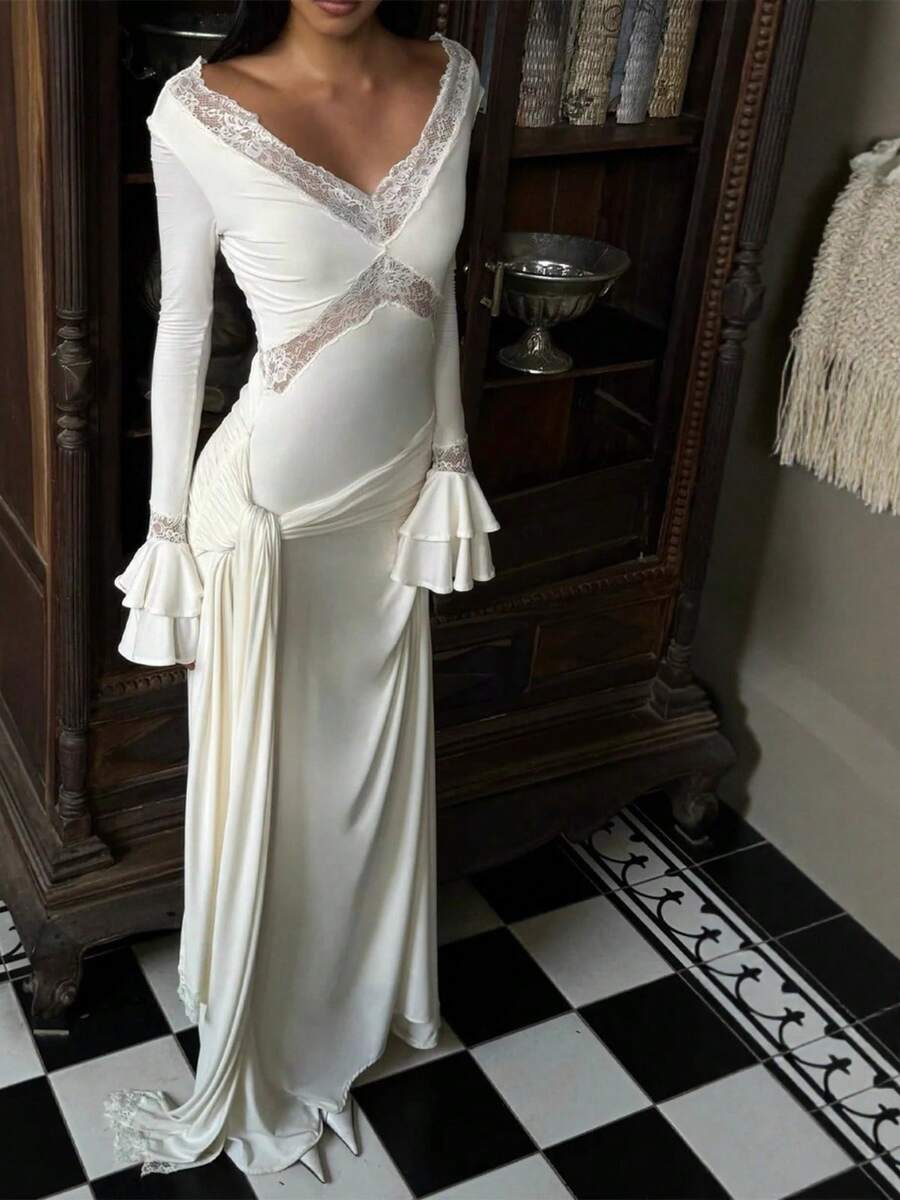 Lace Maxi Dress With Bell Sleeves And Fitted Patchwork Design - trắng - Xem 1