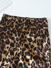 3 件套缎面猎豹印花睡衣套装 - 短袖上衣、短裤和长裤，女士休闲宽松睡衣，适合居家和户外穿着，春夏秋冬 - 彩色 - 查看 4