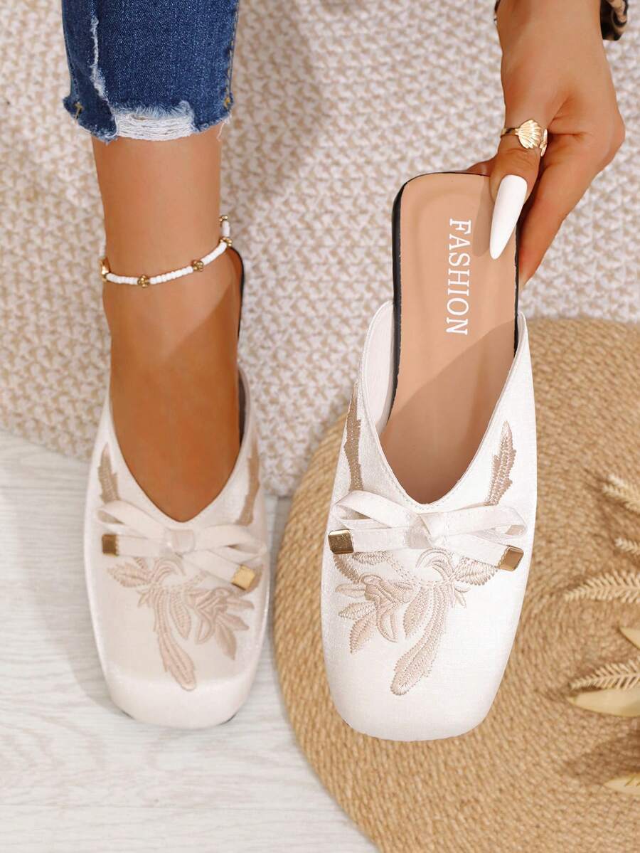 2025 Autumn New Embroidered Square Toe Flat Slippers For Women, Fashion Bow Slip-On Mules - Beige - View 1