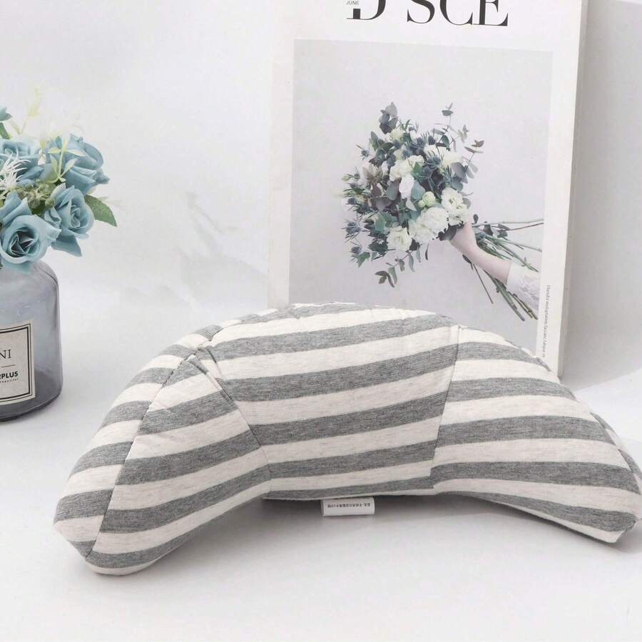 1pc Car Neck Pillow With Seat Belt & Gift Box, Automotive Supplies