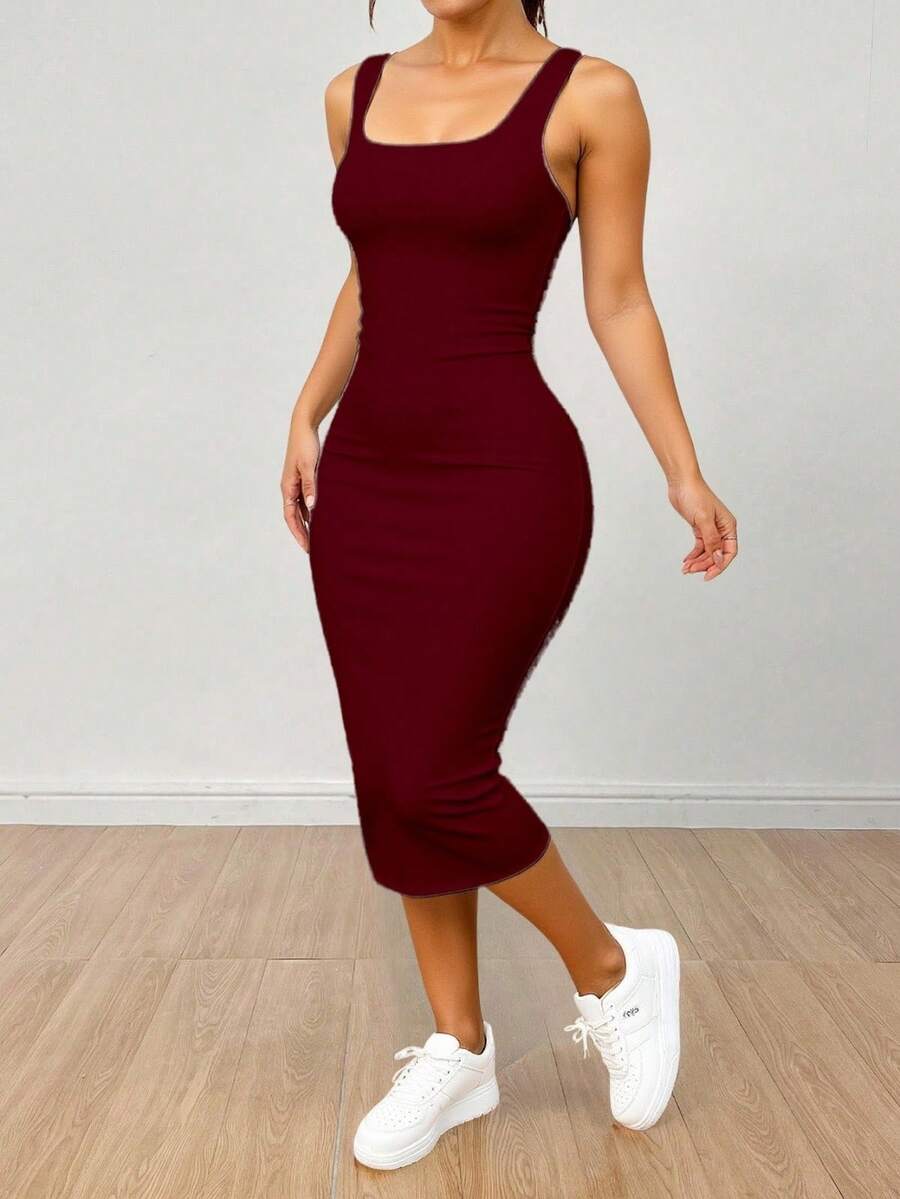 Vestido Midi Ajustado Sin Mangas Estilo Casual Chic.  Tela Elástica y Ligera. Abertura Trasera al Centro. - Burdeos - Ver 1