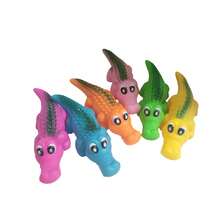 橡胶狗咬胶玩具，鳄鱼形吱吱叫玩具，牙齿清洁设计，缓解压力的动物图案咬胶，多种颜色可选 - 彩色 - 查看 8