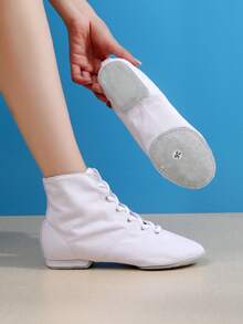 1.5cm Low Heel Soft Bottom White Ballet Flats, Lace-Up High Top Indoor Sports Shoes, Canvas Jazz Dance Shoes For Modern Dance, Salsa Dance Performance And Practice, Comfortable, Soft And Lightweight