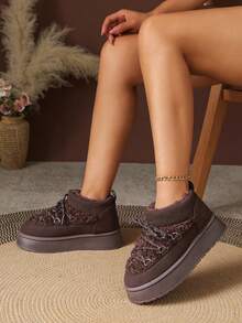 1 Paar Große Größen 36-42 Kunstfell gefütterte warme Tier-Steppstiefel mit Punk-Metall-Ösen und Schnürung, dicke Sohle, Schnee-Stiefel, für Outdoor/Urlaub, Winter